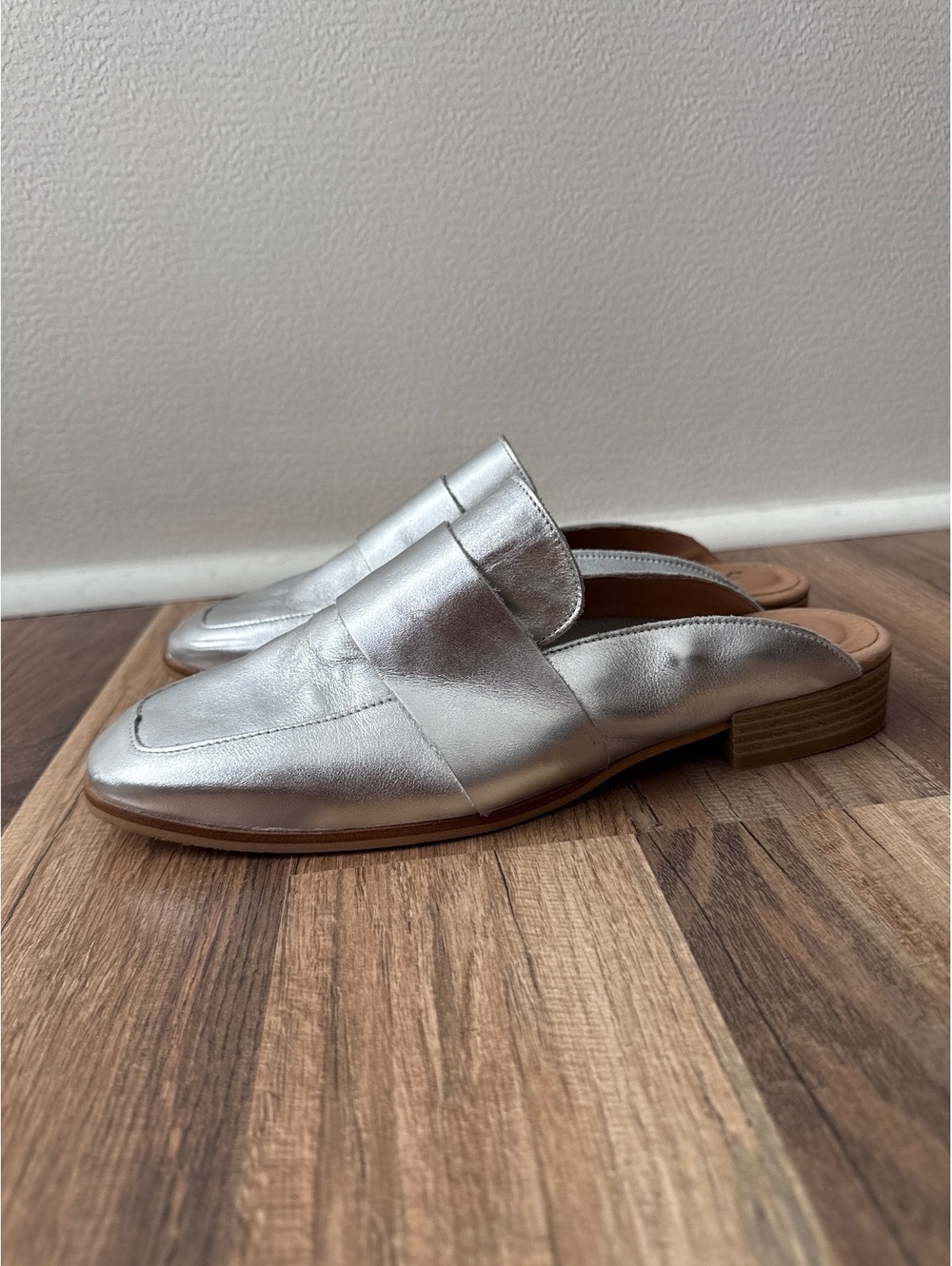 Free People Silver Metallic Leather Loafer Mules Women’s EU 39 Slip On